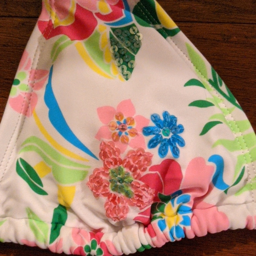 Triangle String Sequine Bikini Top 👙 - Picture 4 of 5